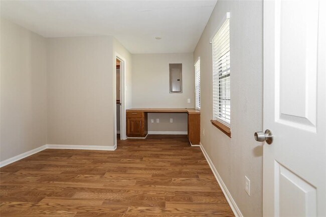 Building Photo - 28419 Champion Oaks Dr