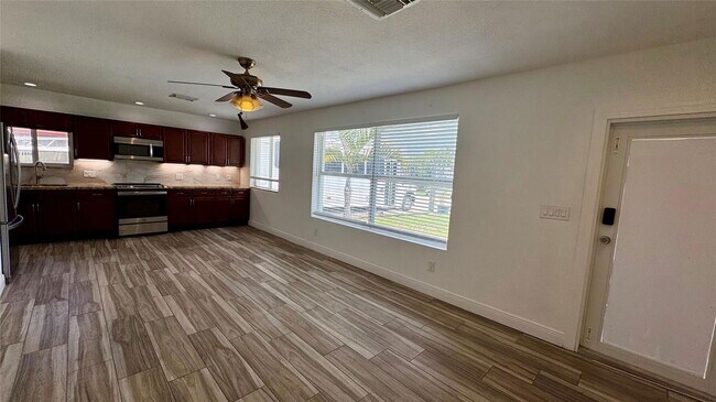 Building Photo - 3120 SW 35th Ave