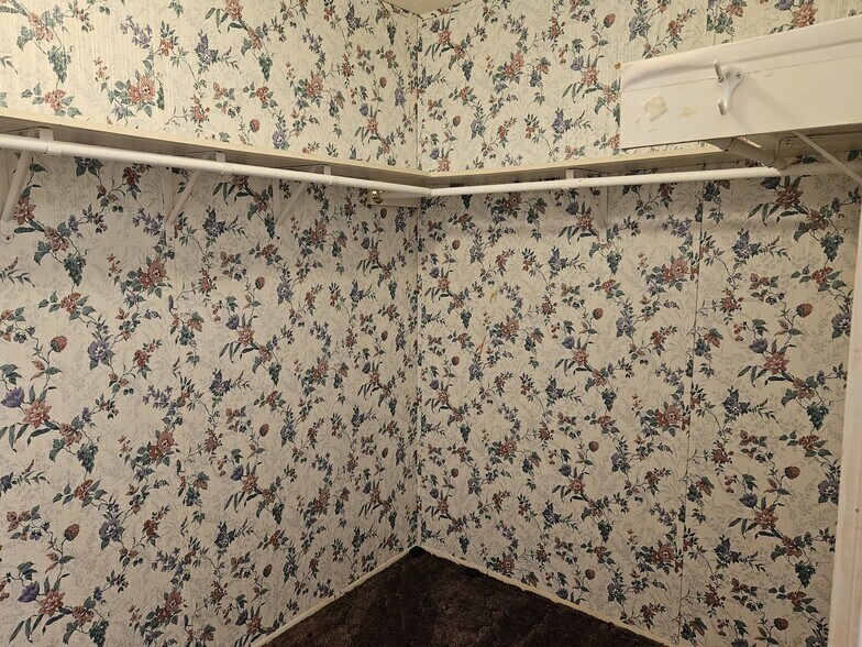 Building Photo - 9380 Seabright Ave