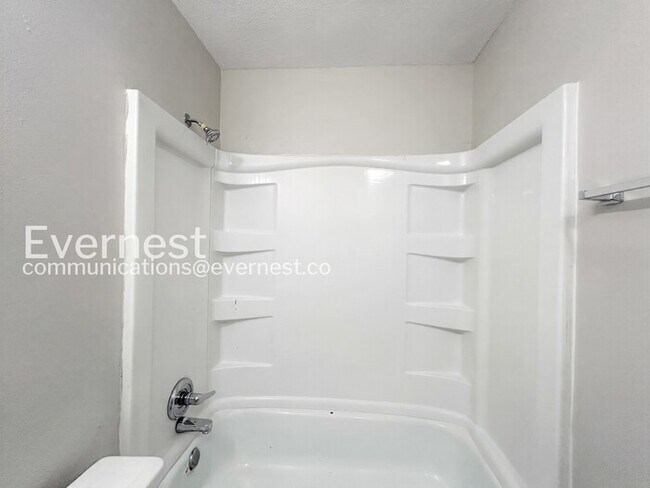 Building Photo - 3 Bed, 1 Bath Home with Fenced Yard and Carport / Pet-friendly / Coming Soon!