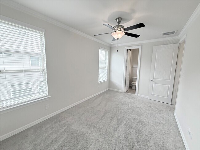 Building Photo - 13216 Green Hills Dr