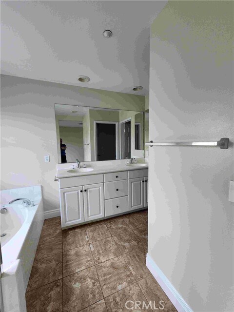 Building Photo - 33760 Willow Haven Ln