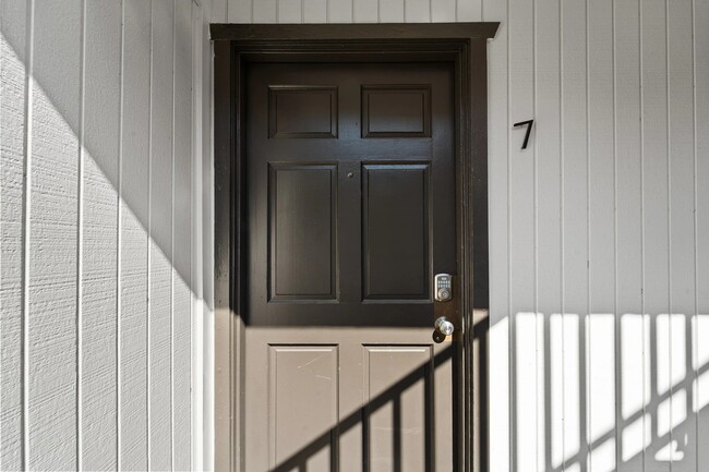 Building Photo - 1240 W 29th St