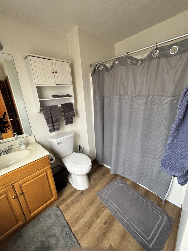 Building Photo - 864 Tremont St