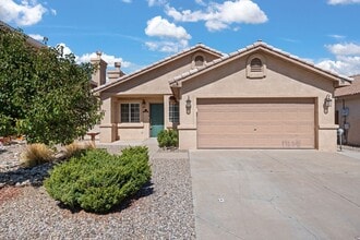 Building Photo - Beautiful 3 Bedroom Home
