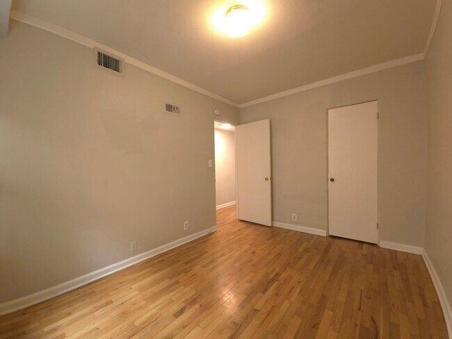 Building Photo - 896 18th St