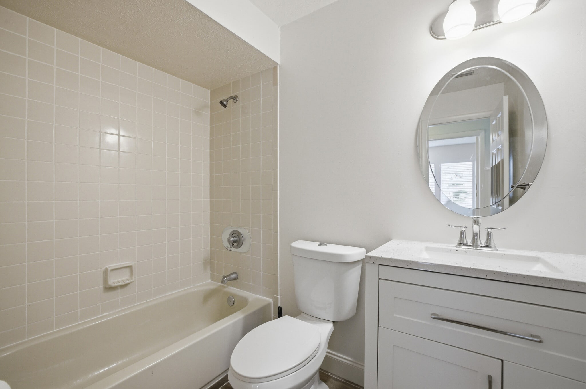 Building Photo - 1145 SW 44th Ter