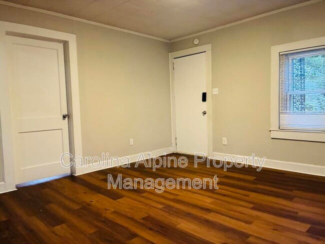 Building Photo - 2554 Hemphill St