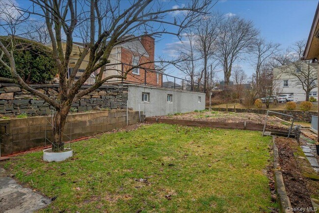 Building Photo - 95 King St