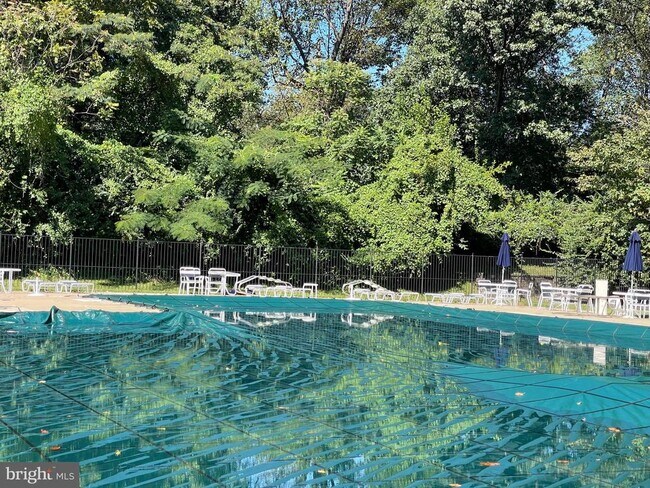 Building Photo - 9715 Whitley Park Pl