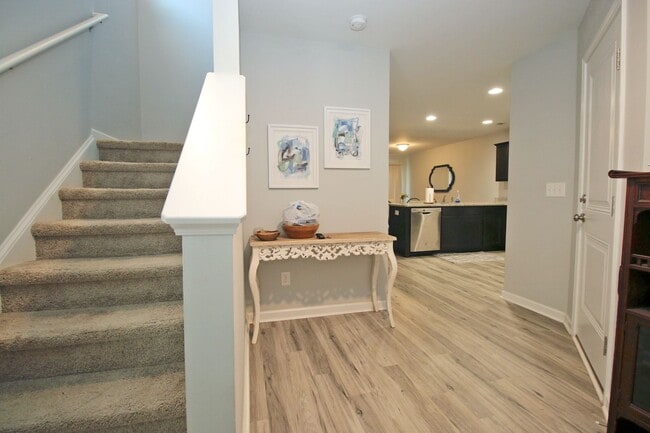 Building Photo - Craftsman Style 3BR 2.5BA for rent!