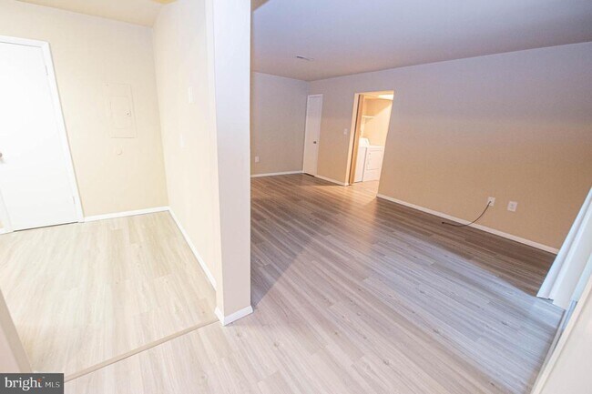 Building Photo - 800 College Ln
