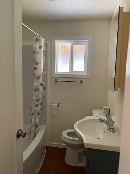 Building Photo - 13217 1st Ave S