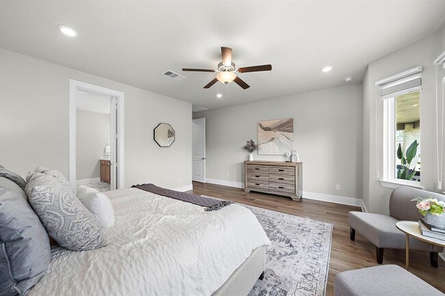 Building Photo - 10022 Serenity Grv Dr