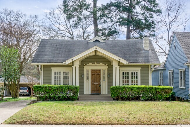 Building Photo - South Highlands