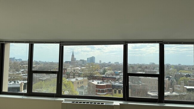 Building Photo - 1850 N Clark St