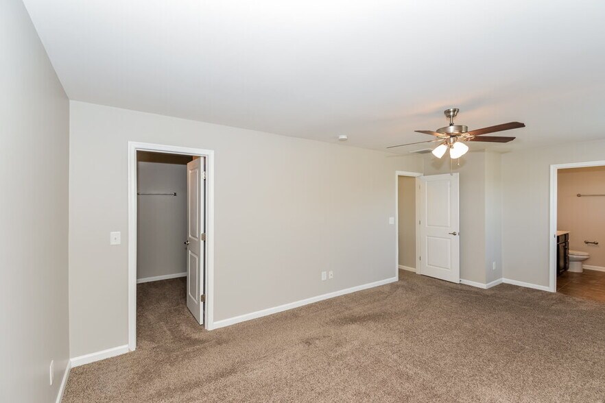 Building Photo - 2016 Kingston Pl