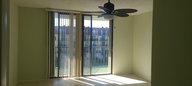 Building Photo - Amazing Community - HIDDEN GEM! Live Across Daytona Beach Inc Water, Internet & Cable (7-12 mo le...