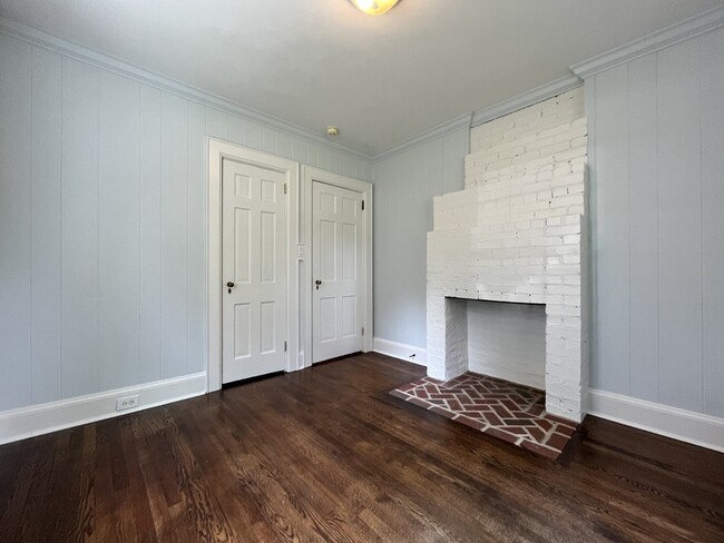 Building Photo - 373 Hillside Ave