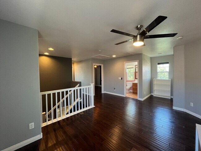 Building Photo - Stylish 3-Bedroom Home with Loft in Gated Community