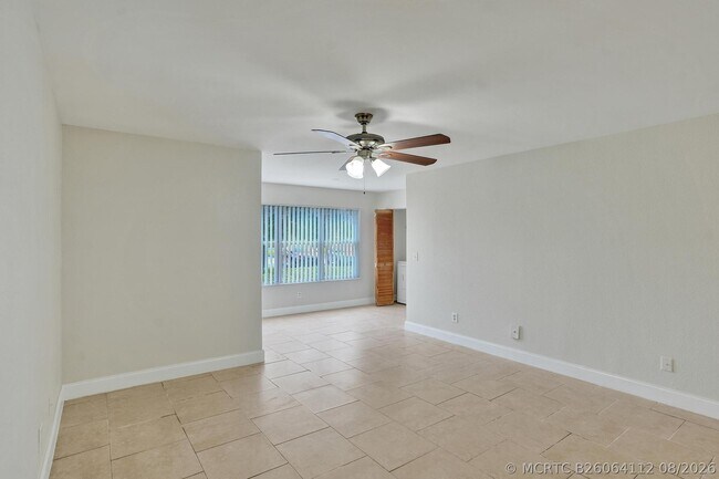 Building Photo - 12650 Vista Isles Dr