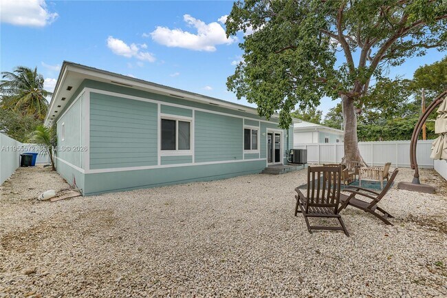 Building Photo - 640 Colson Dr