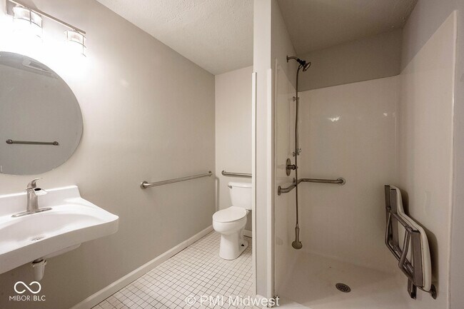 Building Photo - 3736 N Meridian St