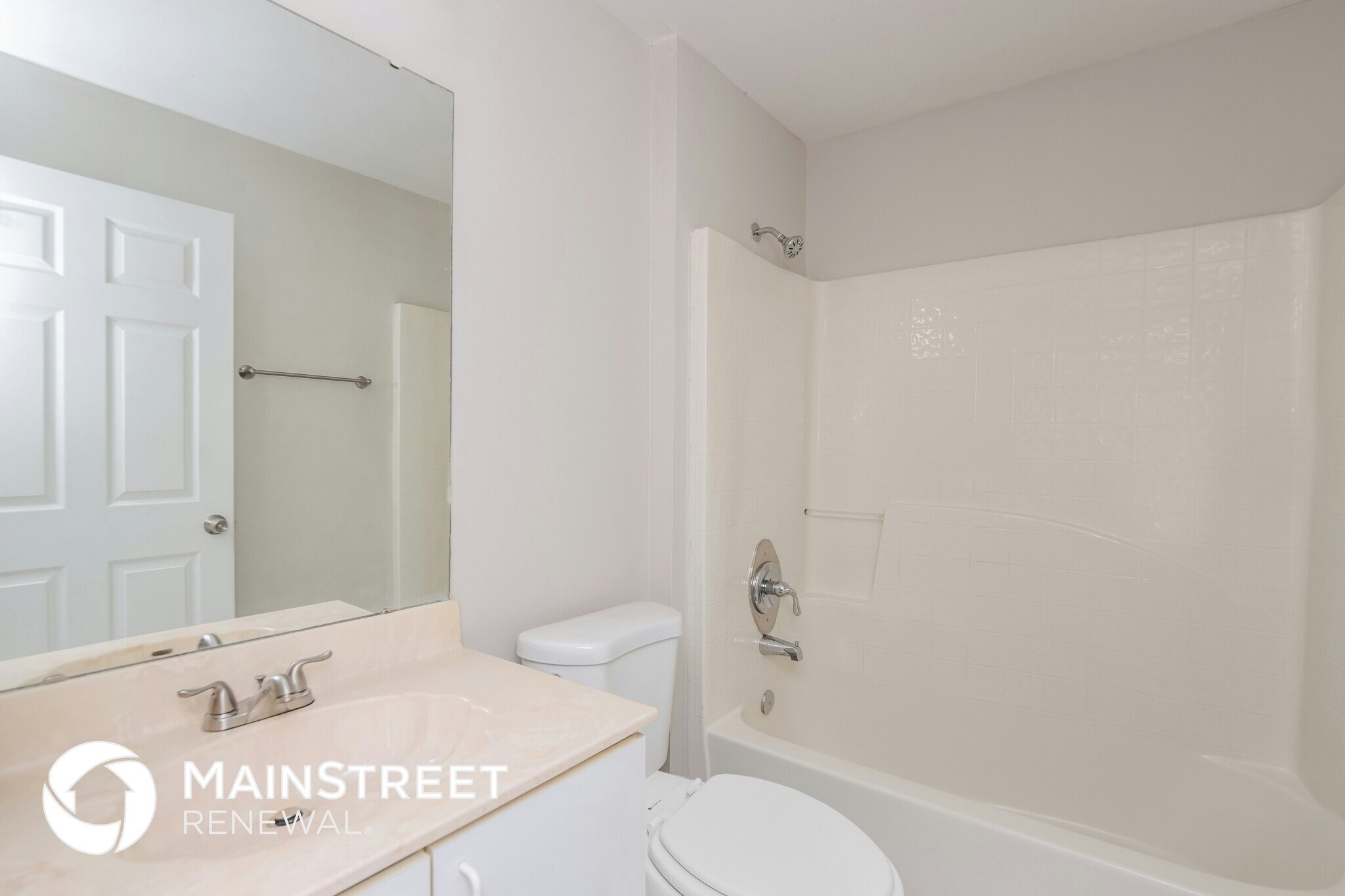 Building Photo - 2111 Buescher Hill St