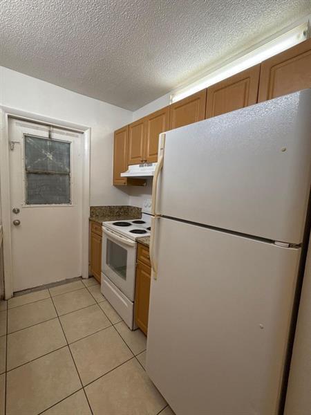Building Photo - 471 Sunshine Dr