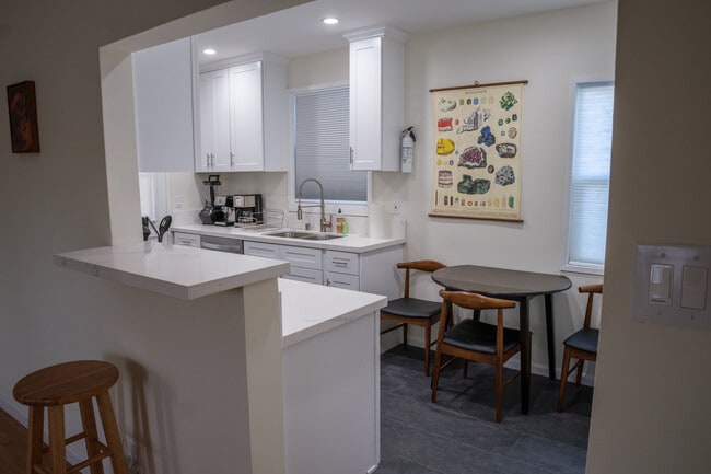 Building Photo - 1621 Campus Rd