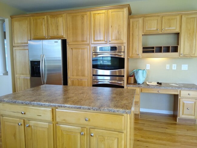 Building Photo - Absolutely Stunning West Arvada/Golden Gem...
