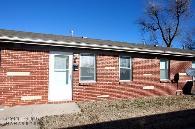 Building Photo - 1318 N Piatt Ave