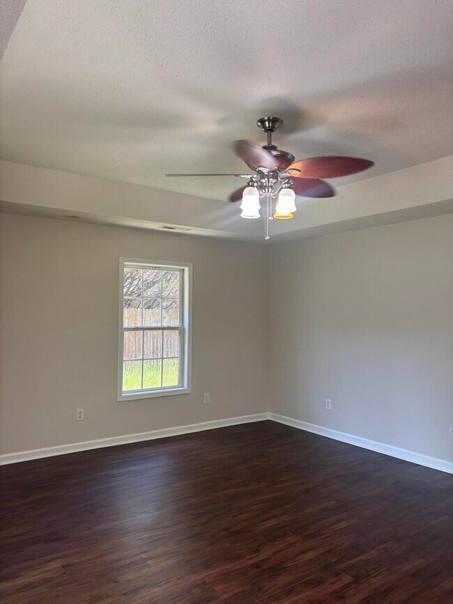 Building Photo - 20 Walden Cir