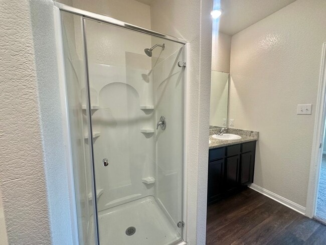 Building Photo - 5 BED 2.5 BATH NEW MANAGEMENT IN JARRELL TX!!!