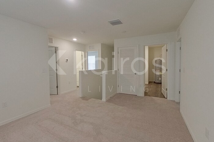 Building Photo - 12378 Paramount Dr S