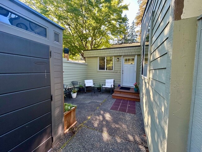Building Photo - 22 Marigold Dr