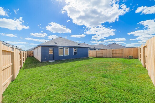 Building Photo - 26718 Willow Ln