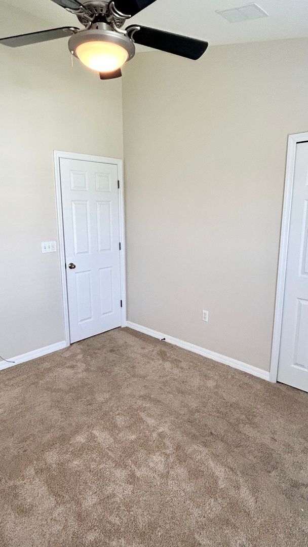 Building Photo - 3 bedroom, 2.5 bath, 2 car garage in a Qui...