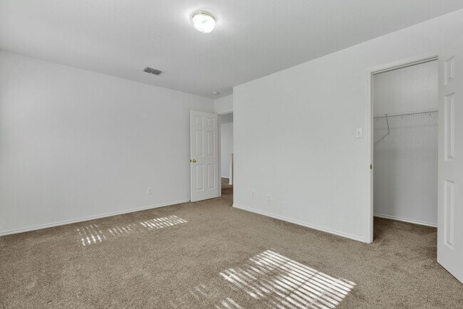 Building Photo - 26803 Sparrow Ridge