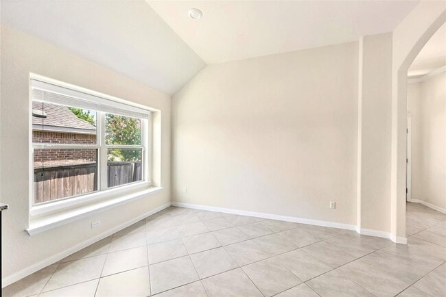 Building Photo - 1005 Fountain Grass Way