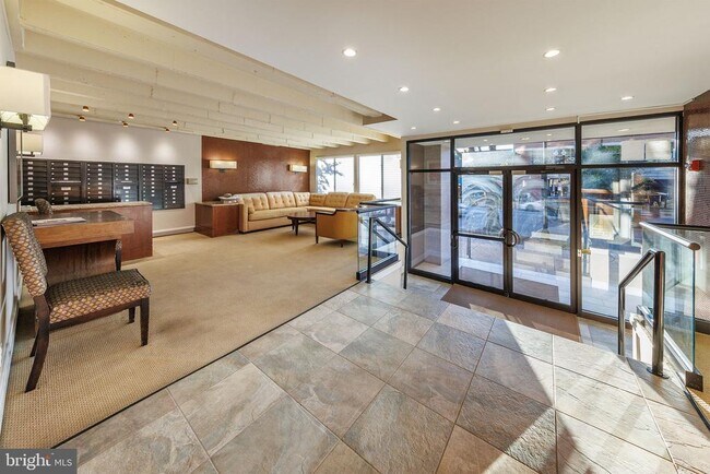 Building Photo - 3315 Wisconsin Ave NW