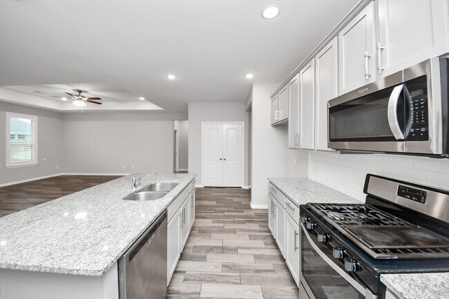 Building Photo - 31215 Whitfield Ct