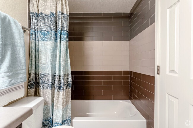 2BR, 1BA - 875 SF - Convenient Living near Historic Humboldt District!