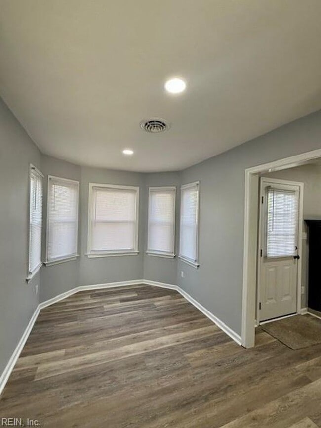 Building Photo - House For Rent Virginia Beach