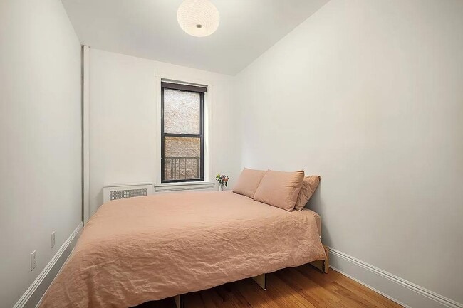 Building Photo - 251 Pacific St