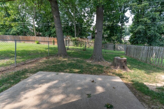 Building Photo - 4919 W Millbrook Dr