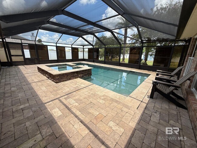 Building Photo - 33701 Rosalia Ave