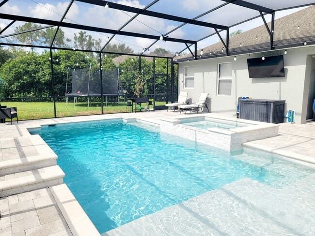 Building Photo - 5836 Ansley Way