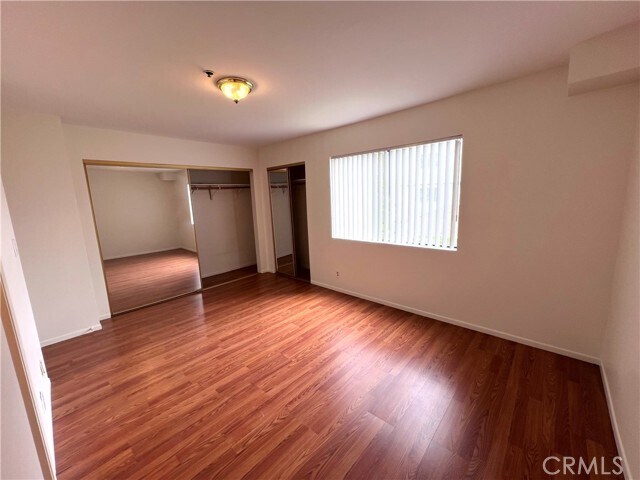Building Photo - 412 W Dryden St