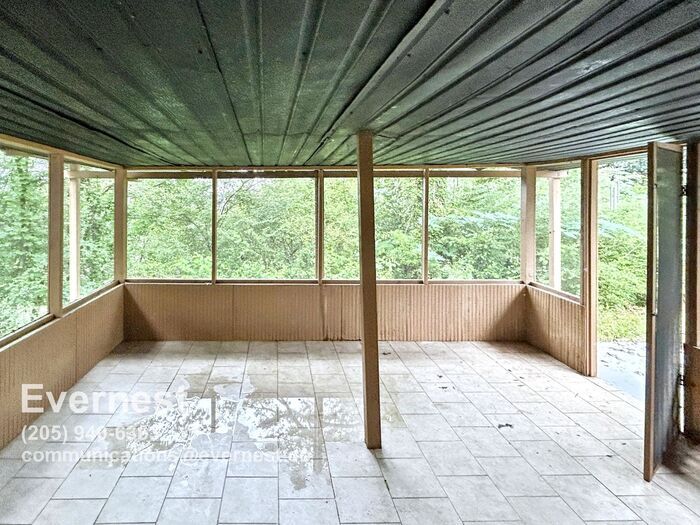 Building Photo - 424 Robin Rd